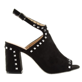 Crne sandale s crnim čapovima L1139 crna