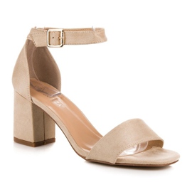 Vinceza Bež sandale na vincezu