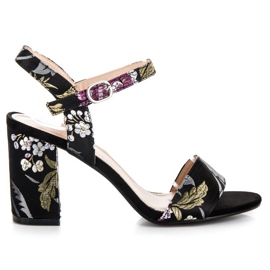 Seastar Ležerne sandale na visoku petu crna