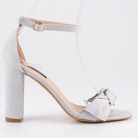 Sandale od antilopa na stupicu siva