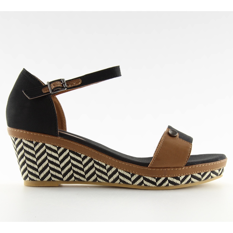 Crne sandale na klin J7731-8 crne crno