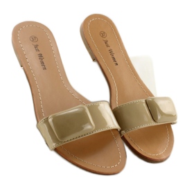 Papuče s remenom 8293-60 kaki zelena