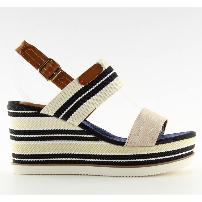 Bež sandale na klin potpetice D-37 bež