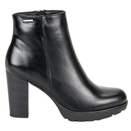 Weide Crne gležnjače na postu crna