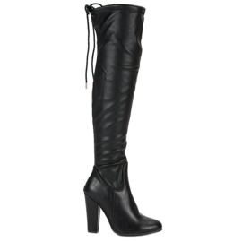 Cm Paris Visoki musketari na postu crno