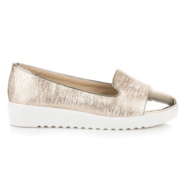 Nio Nio Zlatni gospodari na platformi