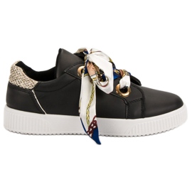 Sportske cipele vezane vrpcom crna