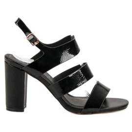 SHELOVET Crne sandale na šanku crna