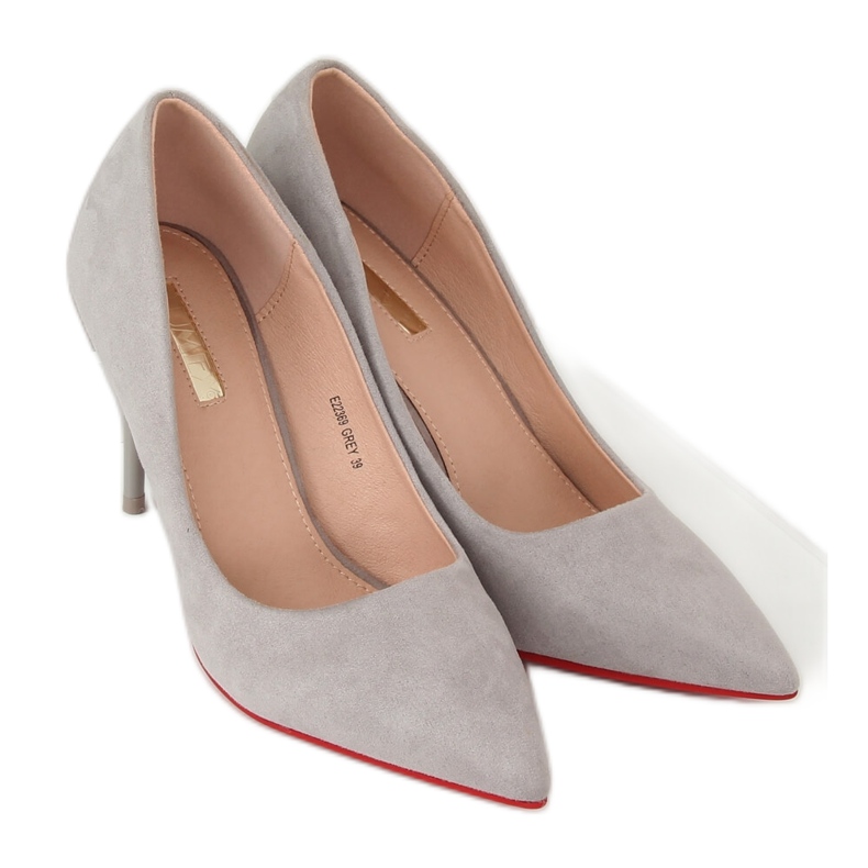 Crpke na sivoj E22369 sivoj iglici siva