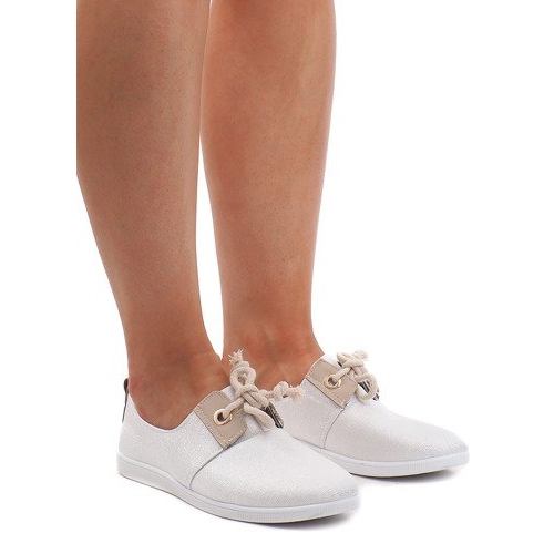 VT80-3 Srebrne tenisice na vezanje siva