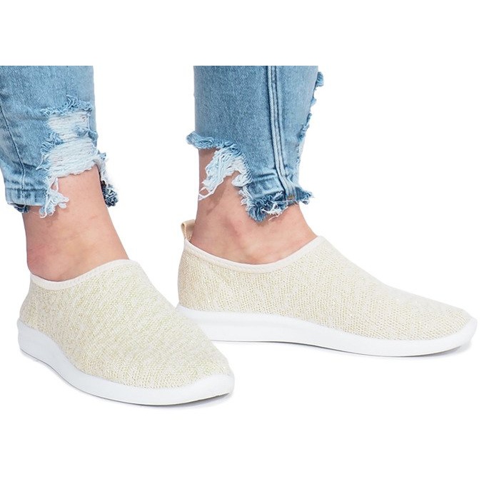 Burgundski bež sportovi