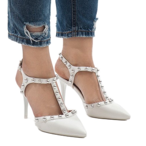 Bijele lakirane štikle s vijcima B-57 bijela