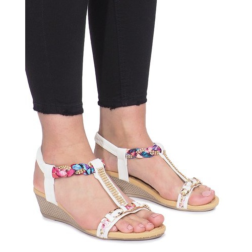 Bijele sandale na osjetljivoj Ruixin klinastoj peti bijela