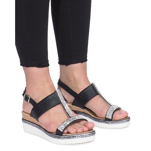 Crne sandale na klin Sixth Sens crno