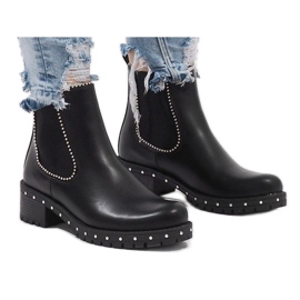 Crne izolirane čizme s klinovima 17031-25 crna