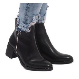 Crne izolirane čizme s klinovima NC268 crna