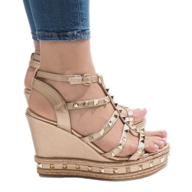 Bakrene sandale na klin VS-368 zlatni