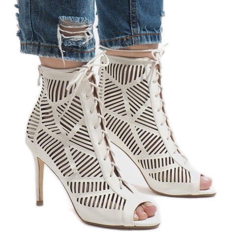 Bijele čizme na pribadači 1610-225 bijela