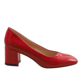 Crvene lakirane crpke na stupu 7501-1 crvena