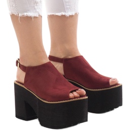 Burgundske sandale na masivnom bloku B8290 crvena višebojan