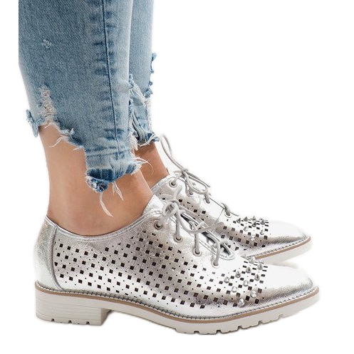 Srebrne ažurne cipele s G-106-2 vijcima siva