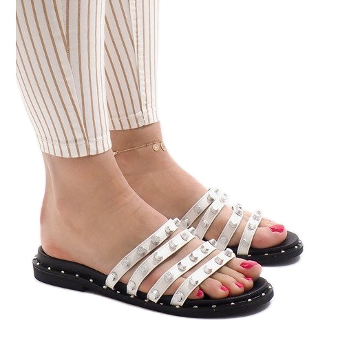 Bijele papuče s klinovima LK-2802 bijela