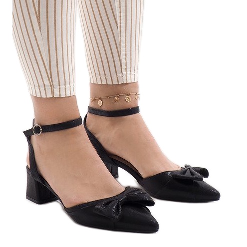 Crne sandale na visoku petu 1702-2 crno