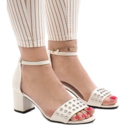 Bijele sandale s visokim potpeticama 173-856 bijela