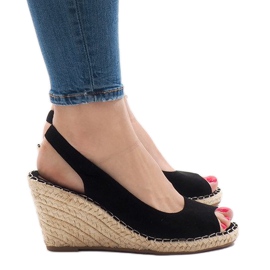 Crne sandale na klin 2894 crna