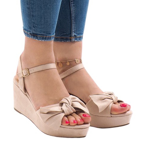 Ružičaste sandale na klin s mašnom F055 crvena