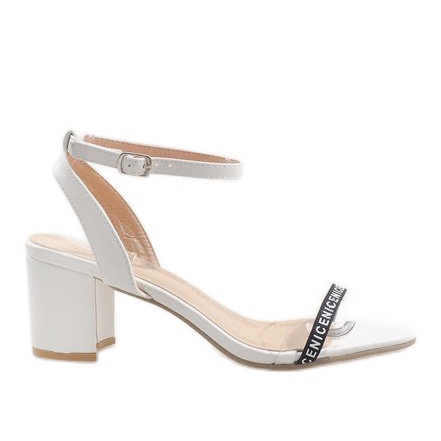 Bijele sandale na antilopu S-7347 bijela