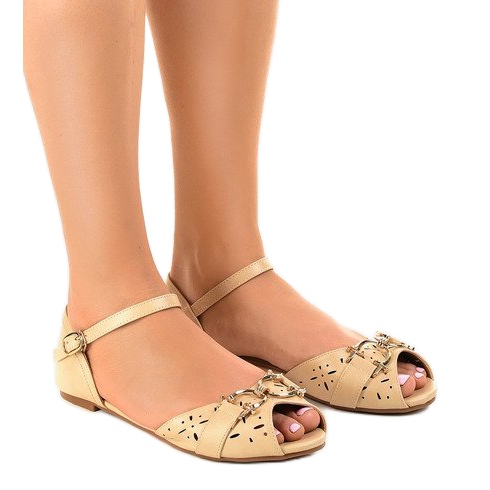 Sandale u bež boji sa kopčom GF-180