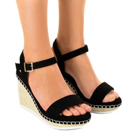 Crne sandale na klin U-6291 crna