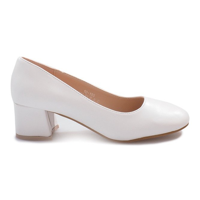 Bijele pumpe na Renda postu smeđa