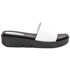 SHELOVET Sandale na klin bijela