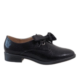 Crne cipele na vezanje L7100 crna