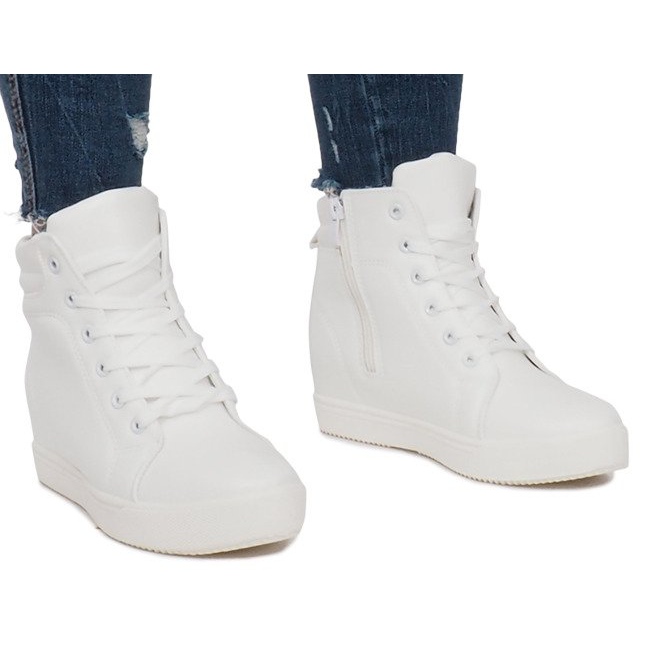 Klasične bijele tenisice bijela