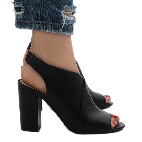 Crne čizme otvorene na pošti 0280-86 crno