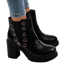 Crne gležnjače s klinovima D37-5 crno