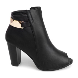 Otvorene čizme na stupu F906 Crna