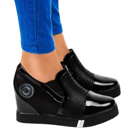 Crne tenisice na klin T1711-1 crna