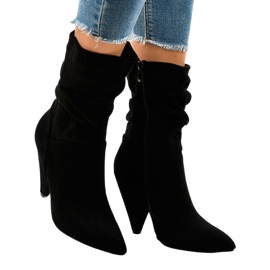 Crne gležnjače od antilopa na stupu LS5062 crna