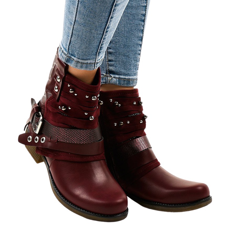 Tople, kestenjaste čizme, bogato ukrašene A-351 crvena