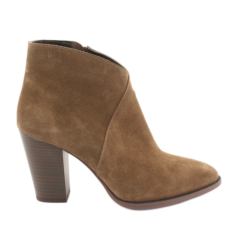 Badura Gležnjače od antilopa na stupu smeđa