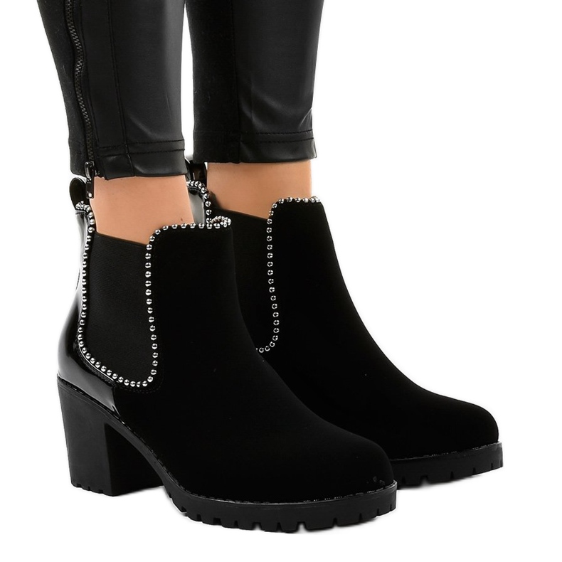 Crne čizme na stupu s elastičnim W357 crno