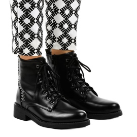 Crne ravne ženske čizme s klinovima BM163 crna