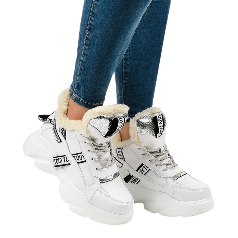 Ženske bijele izolirane tenisice D80-31 bijela