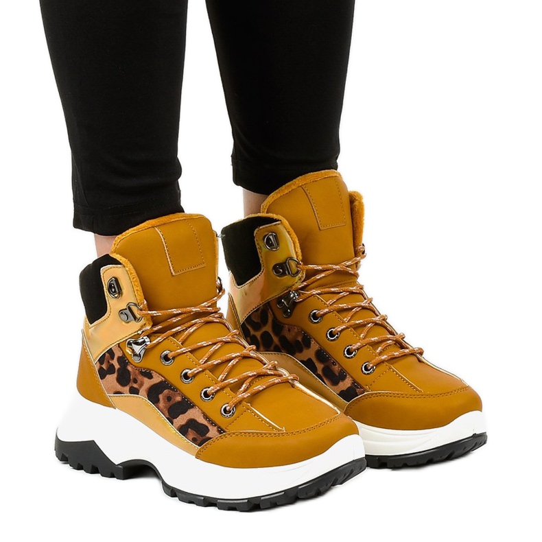 Izolirane smeđe ženske tenisice F-19208-3 smeđa žuta boja