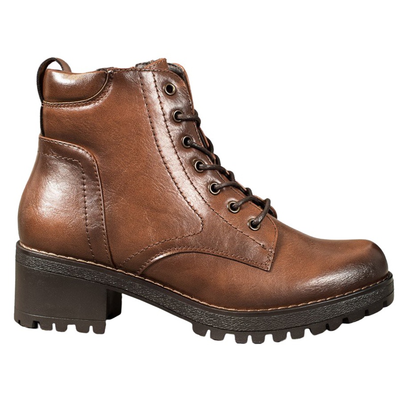 Filippo Traperi na platformi smeđa