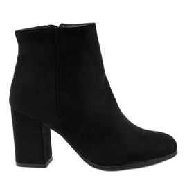 Crne izolirane čizme na stupu G-7656 crna